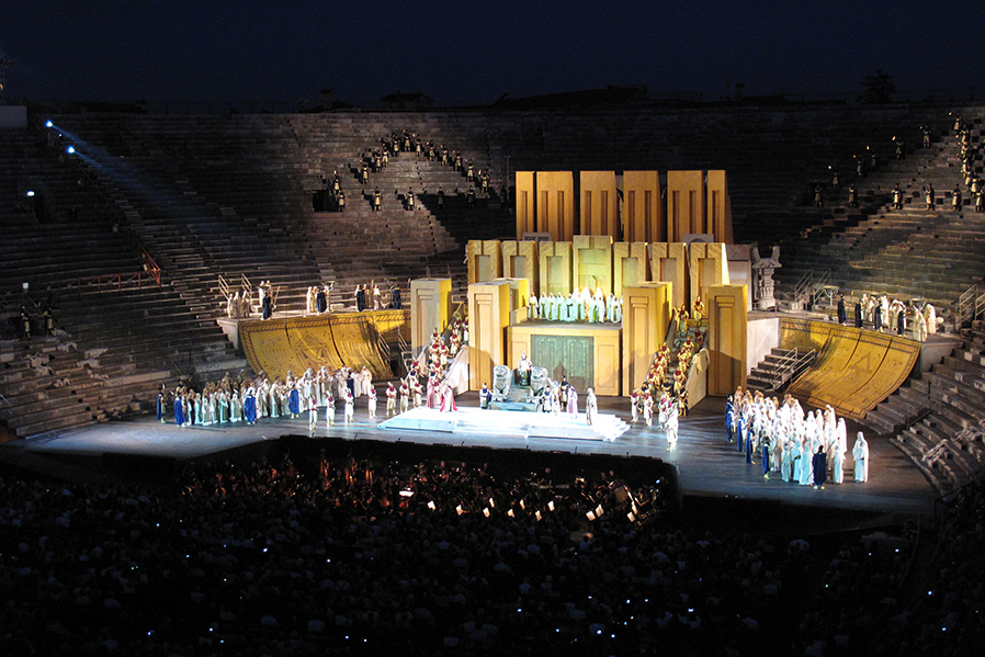 sterrike Opera i Verona.